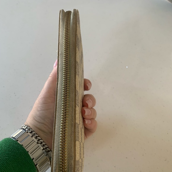 Louis Vuitton Zippy Wallet - Picture 6 of 8